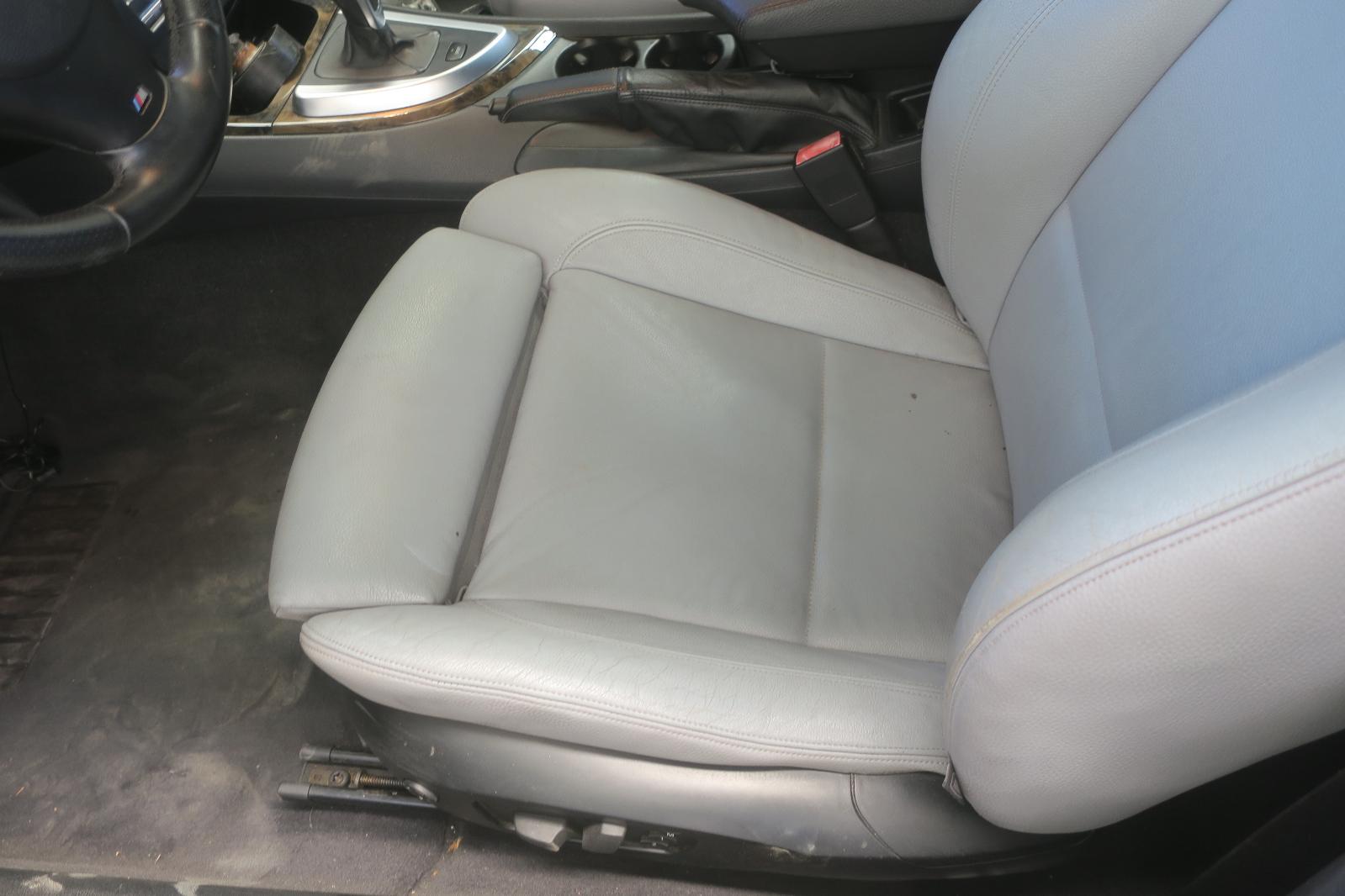 2011 BMW 135i Front Seat