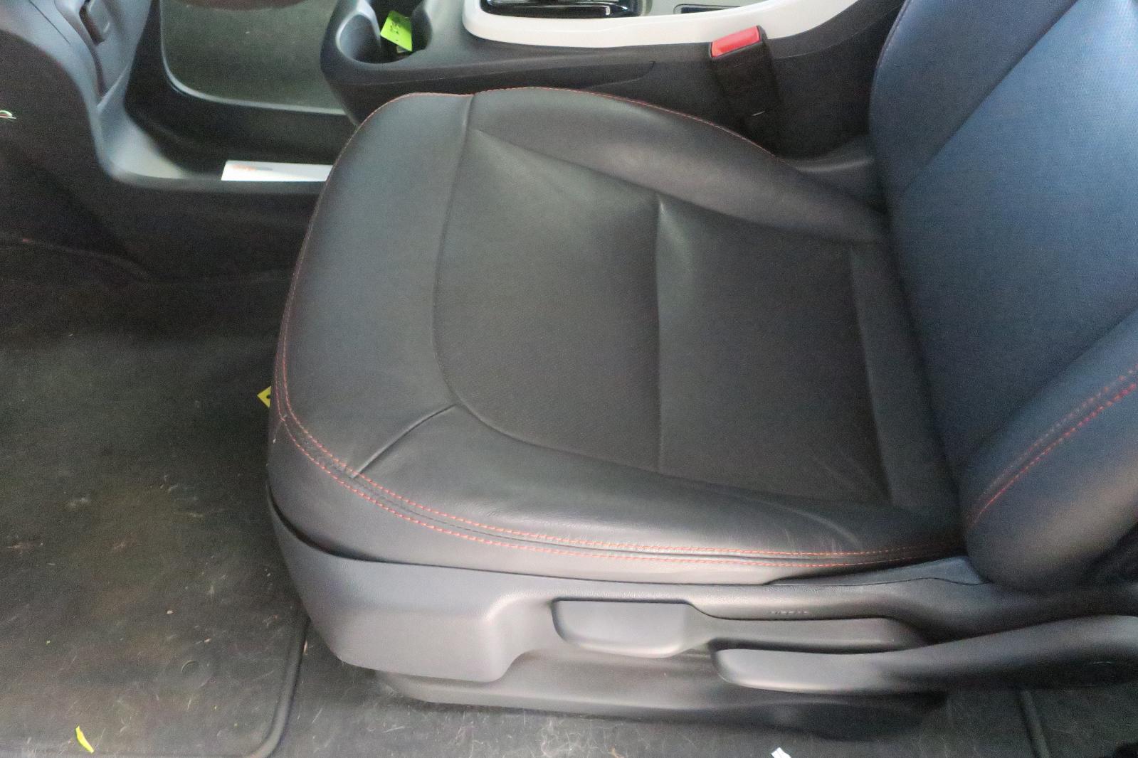Seat, Front