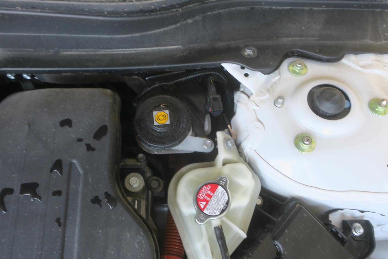 Coolant Overflow Reservoir
