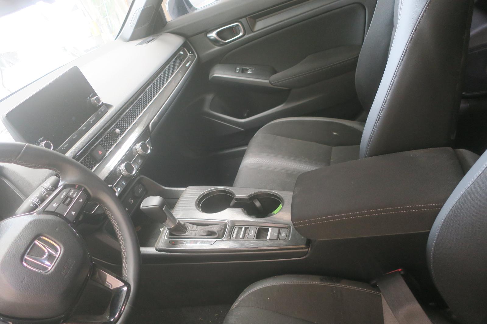 Console, Front