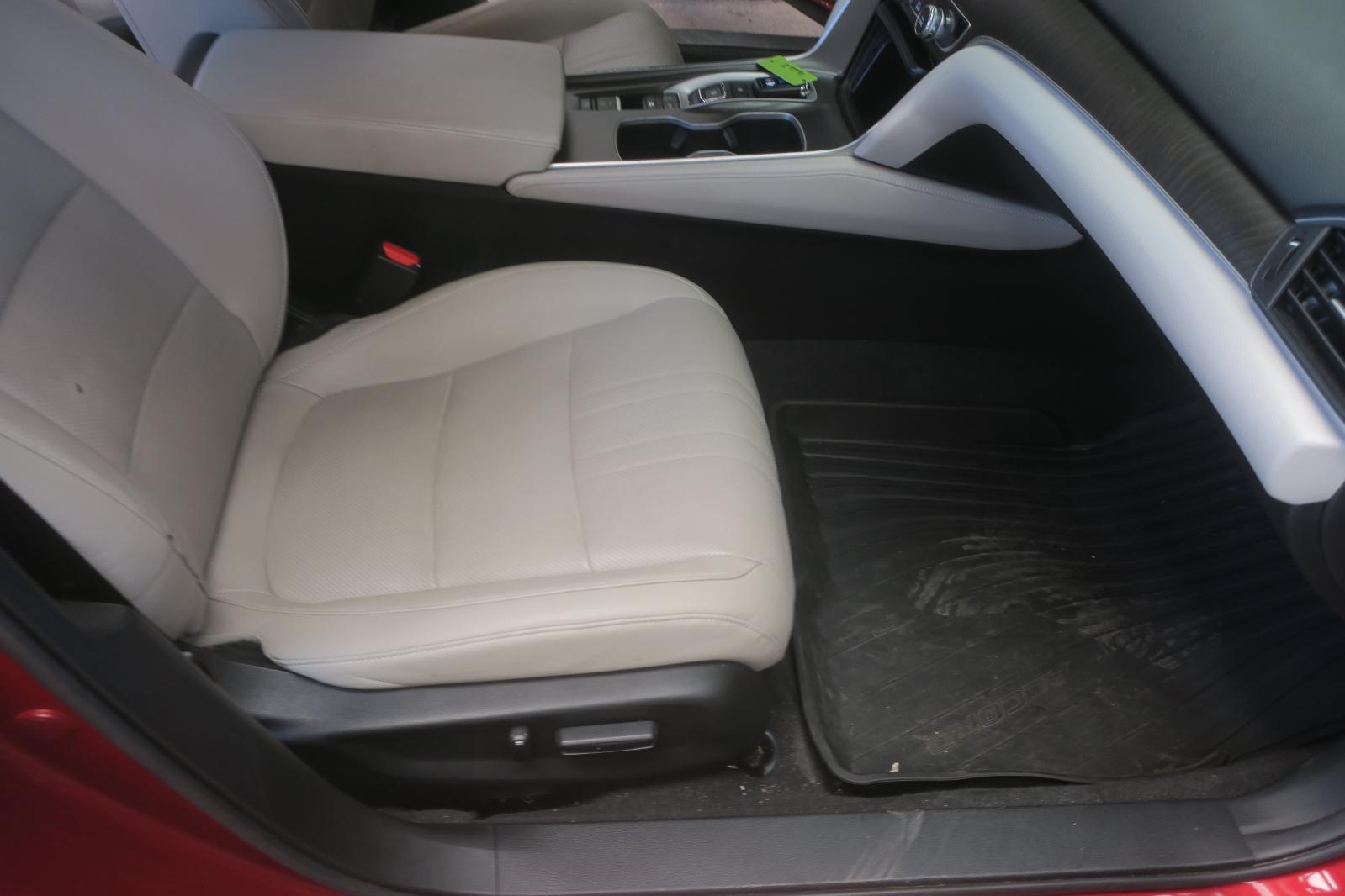 Seat, Front
