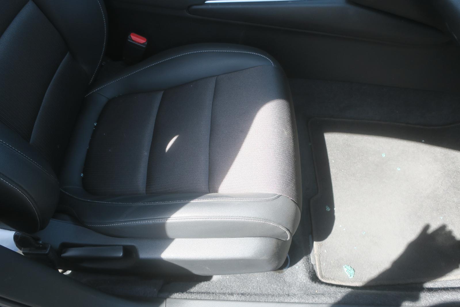 Seat, Front