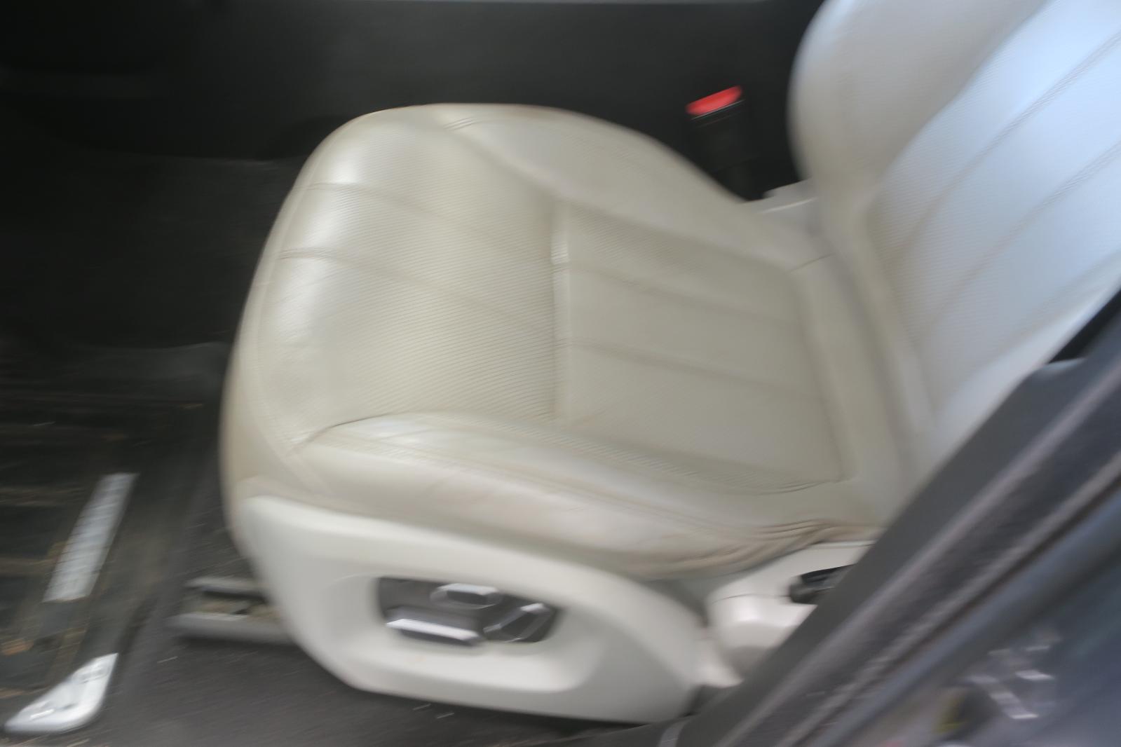 Seat, Front