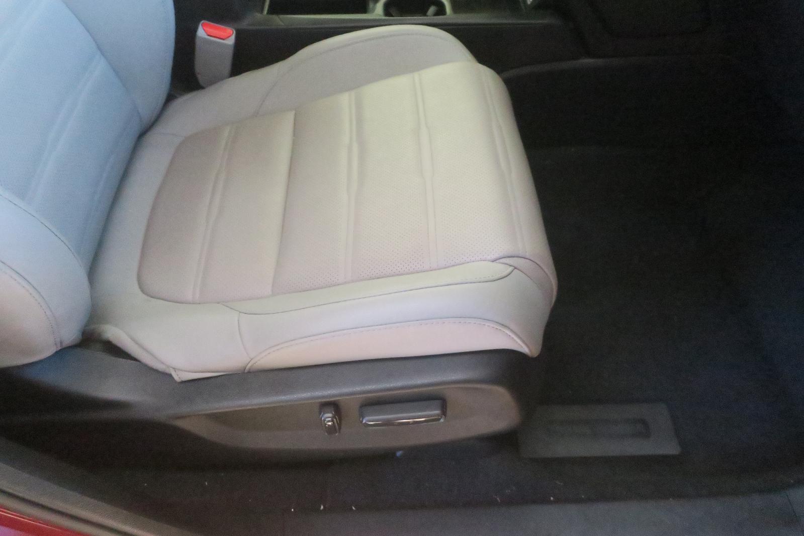 Seat, Front
