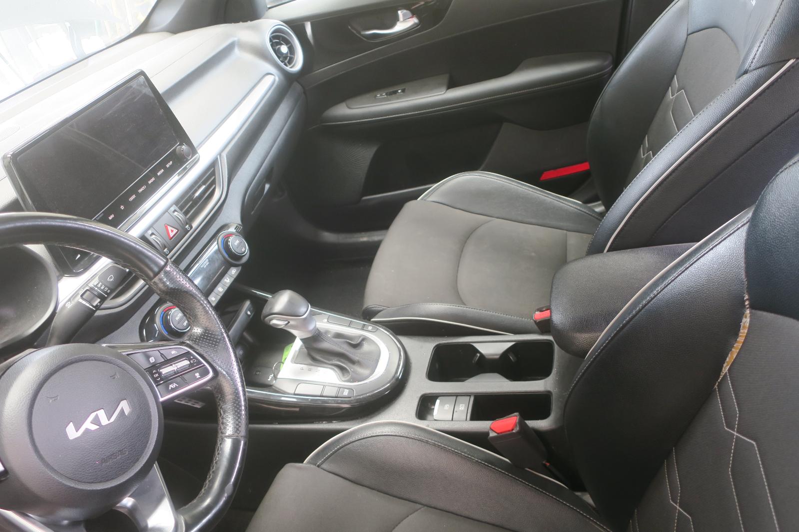 Console, Front