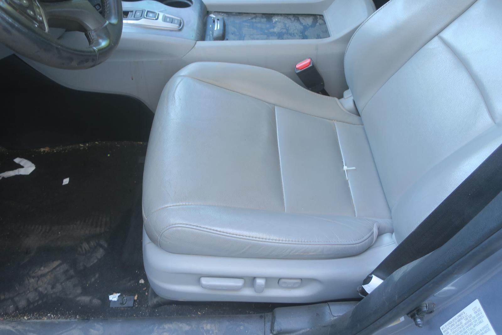 Seat, Front