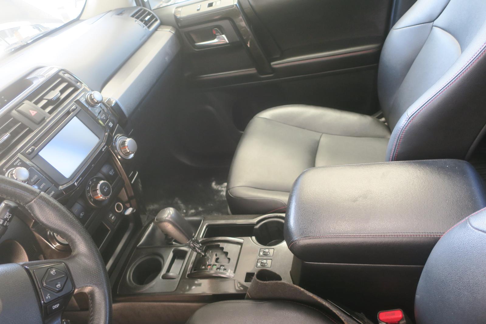 Console, Front