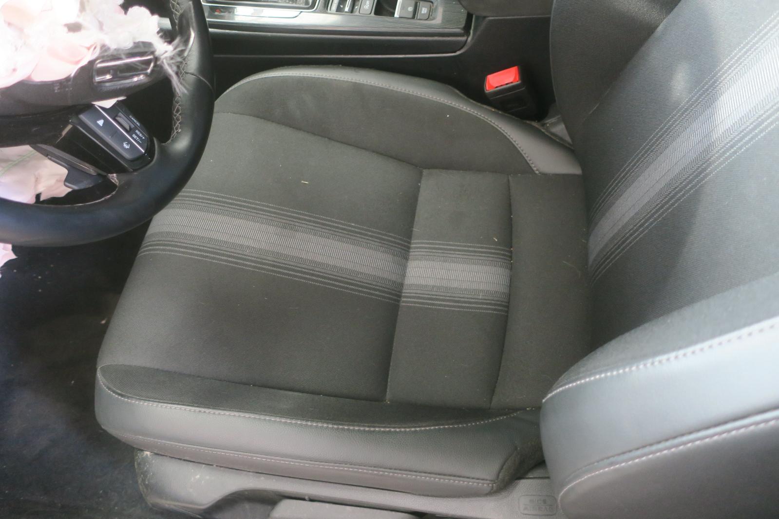 2023 Honda Civic Front Seat