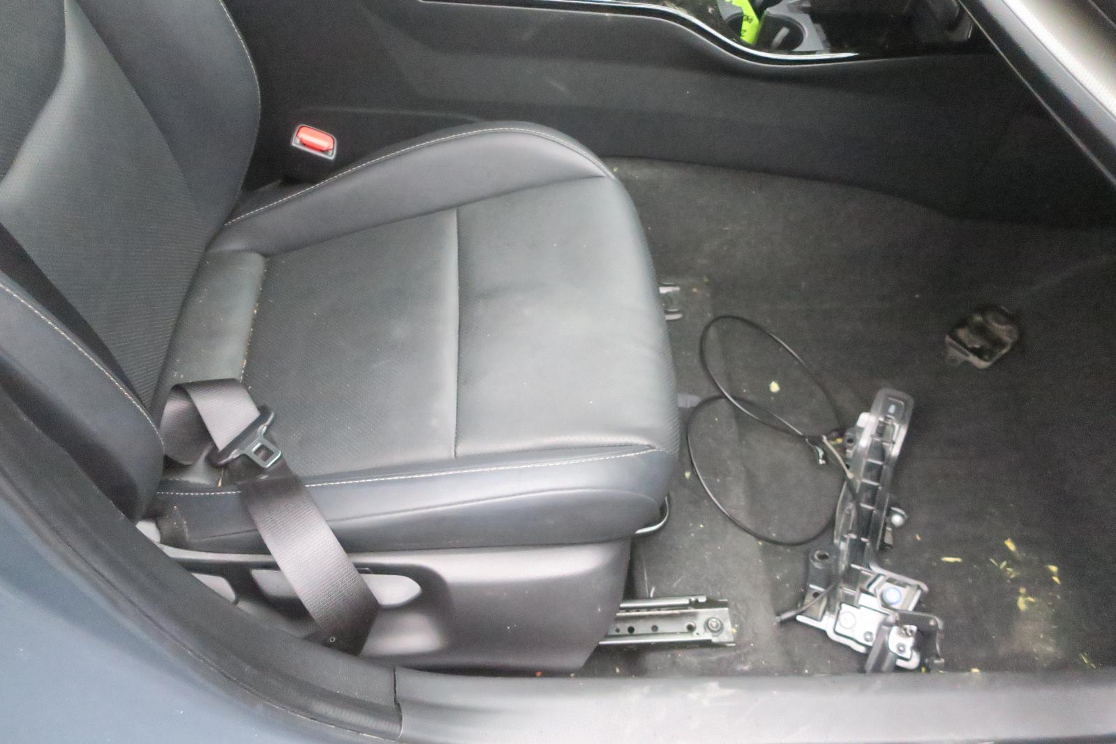 Seat, Front