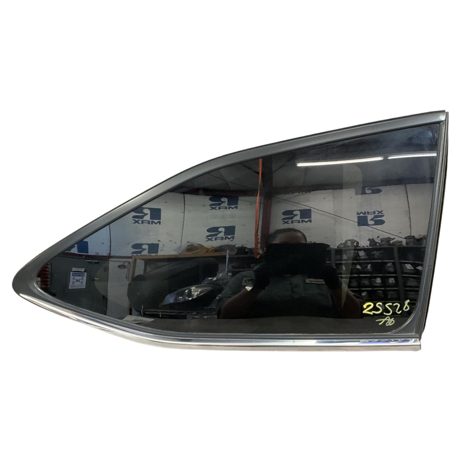Quarter Glass