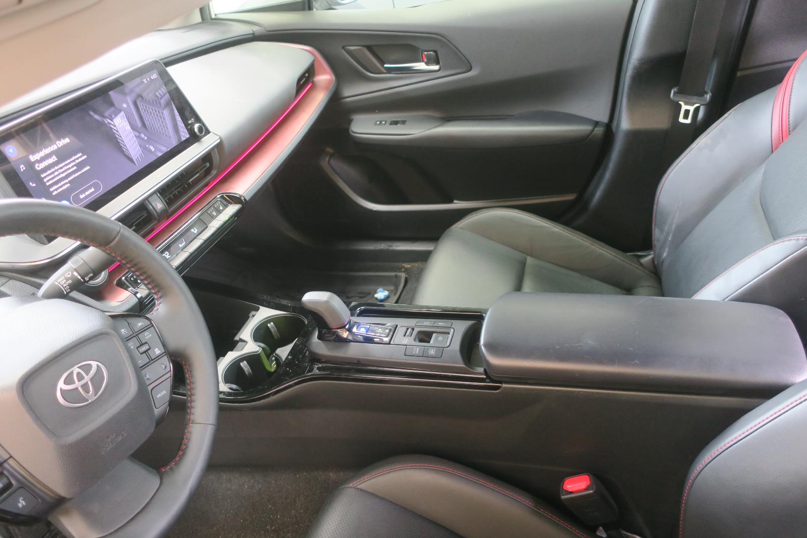Console, Front
