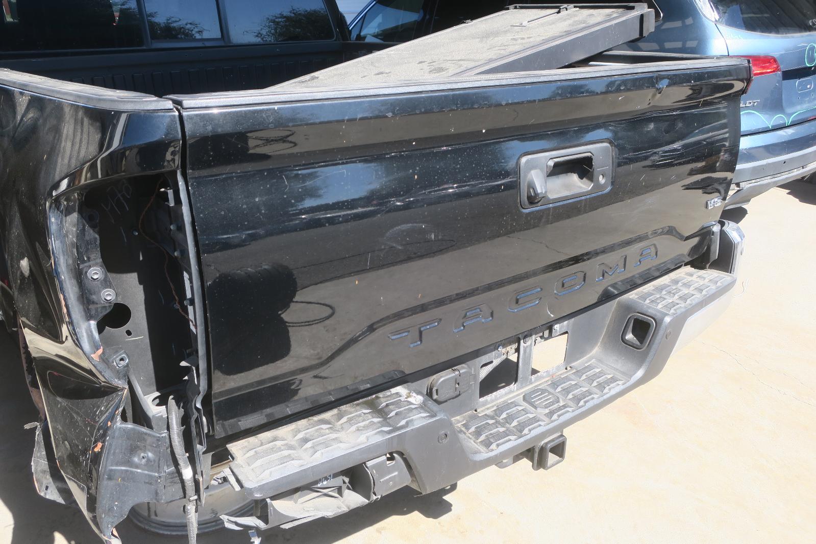 Decklid  Tailgate Hatch