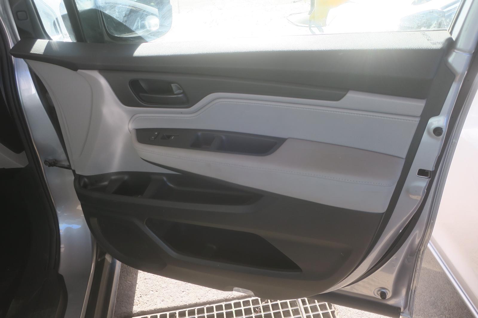 2021 Honda Odyssey Front Door Panel