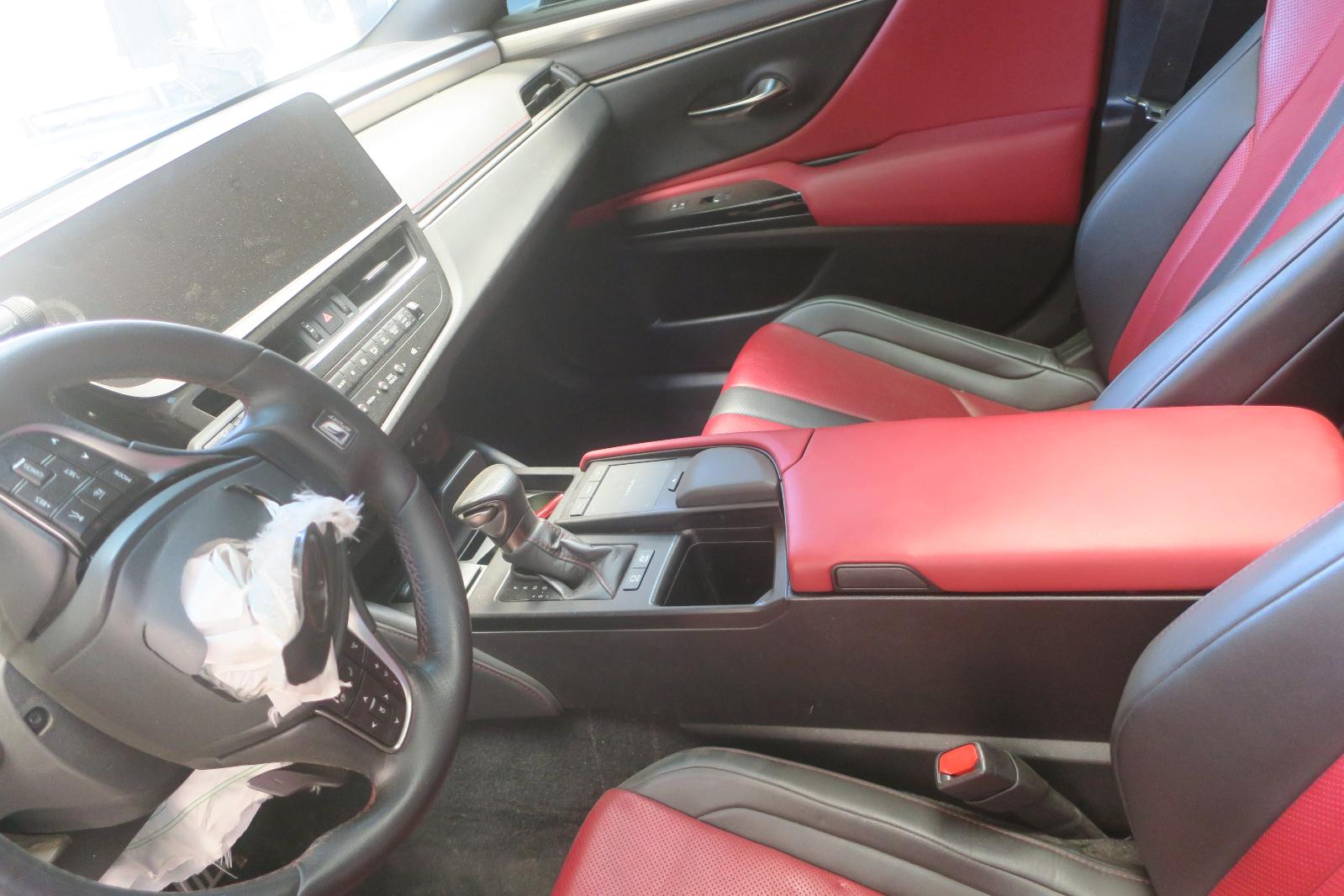 Console, Front