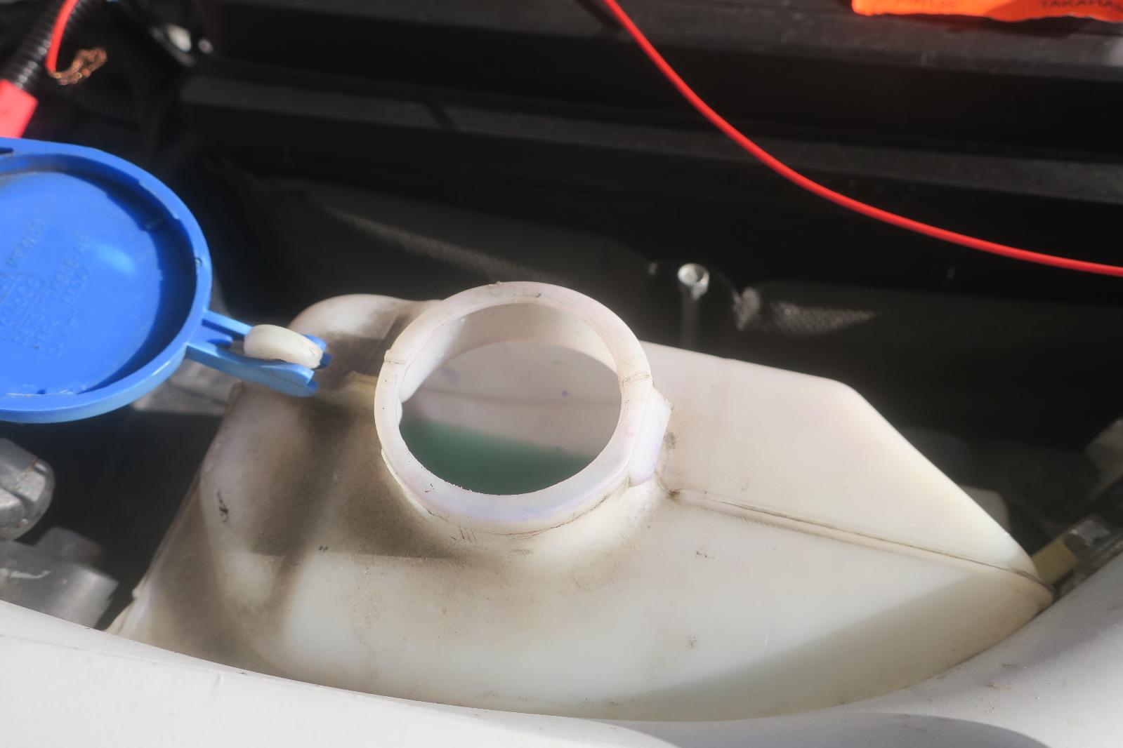 2015 Ford F150 Pickup Washer Bottle Tank