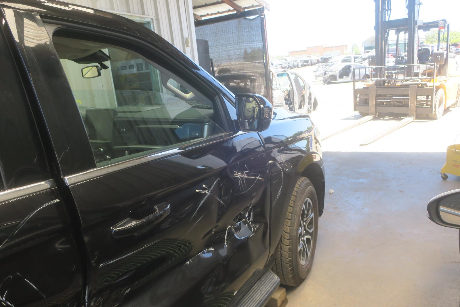 2024 Ford Expedition Front Door Glass