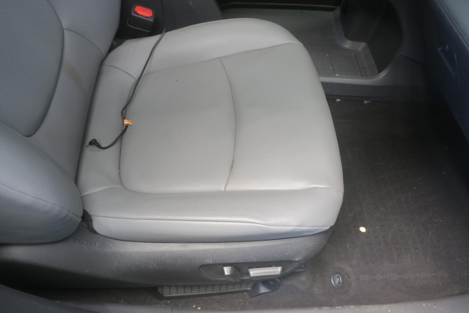 Seat, Front