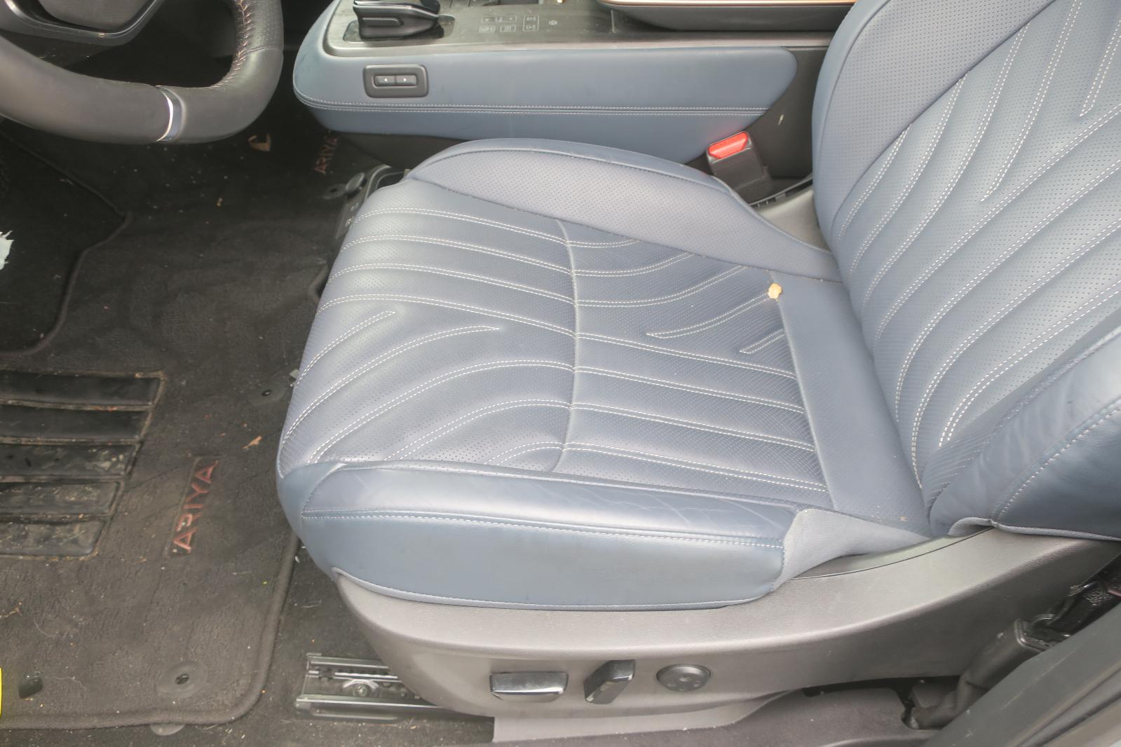 Seat, Front