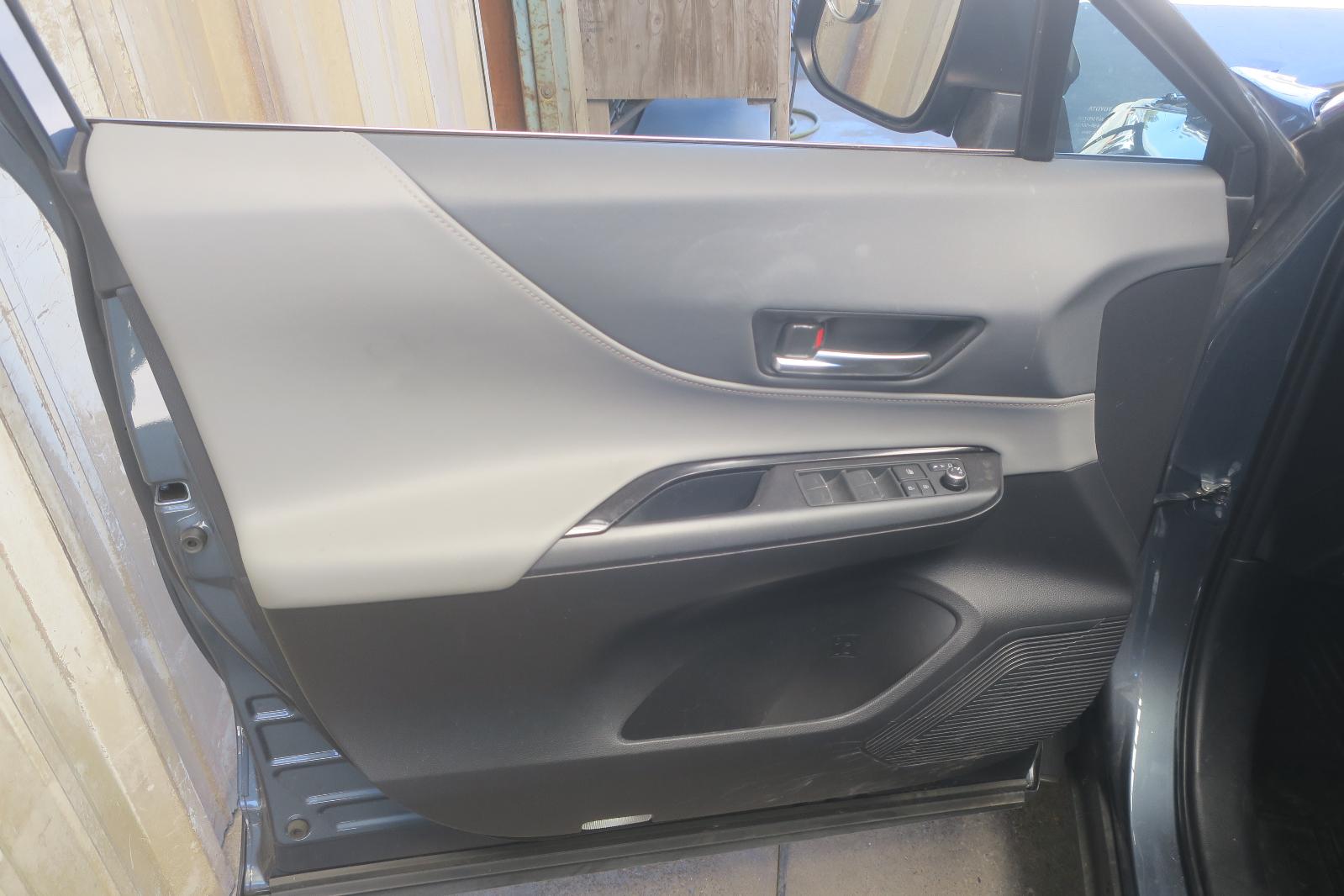 2023 Toyota Venza Front Door Panel