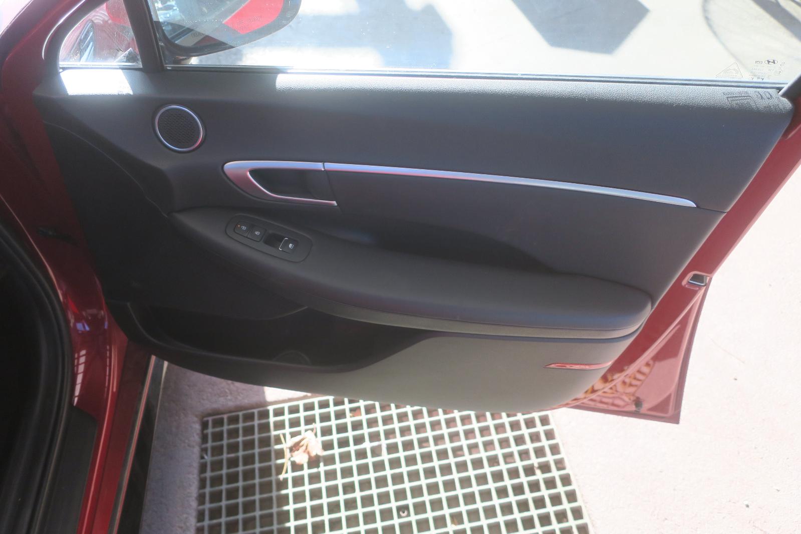 2025 Hyundai Sonata Front Door Panel