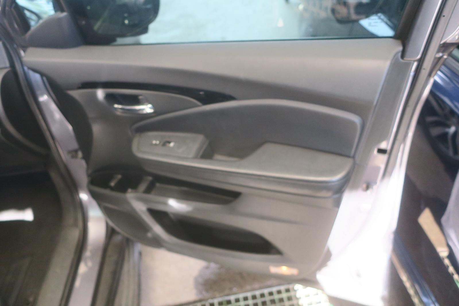 2016 Honda Pilot Front Door Panel