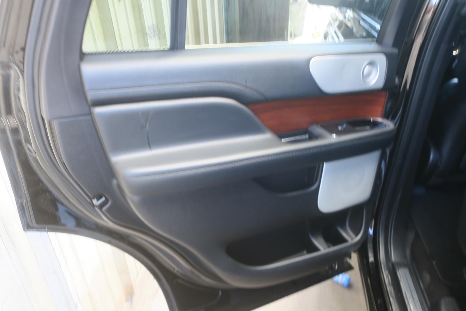 2018 Lincoln Navigator Rear Door Panel
