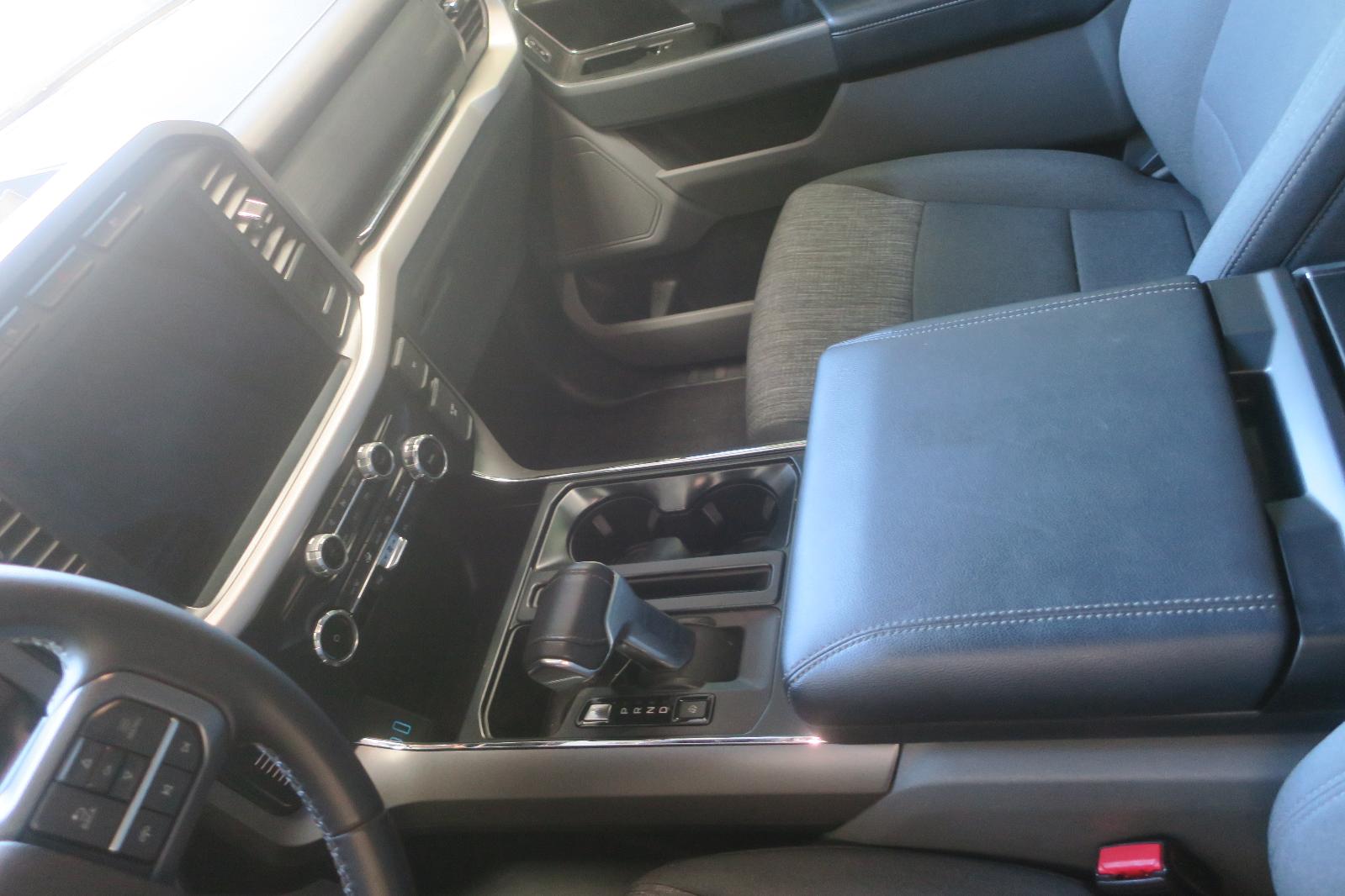 Console, Front