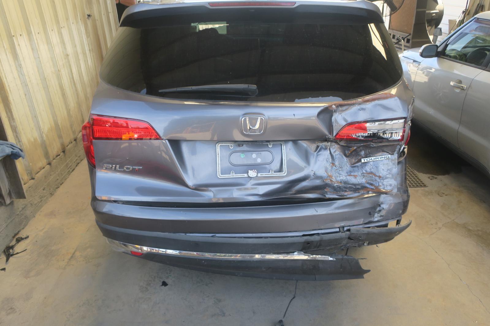 2016 Honda Pilot Back Glass
