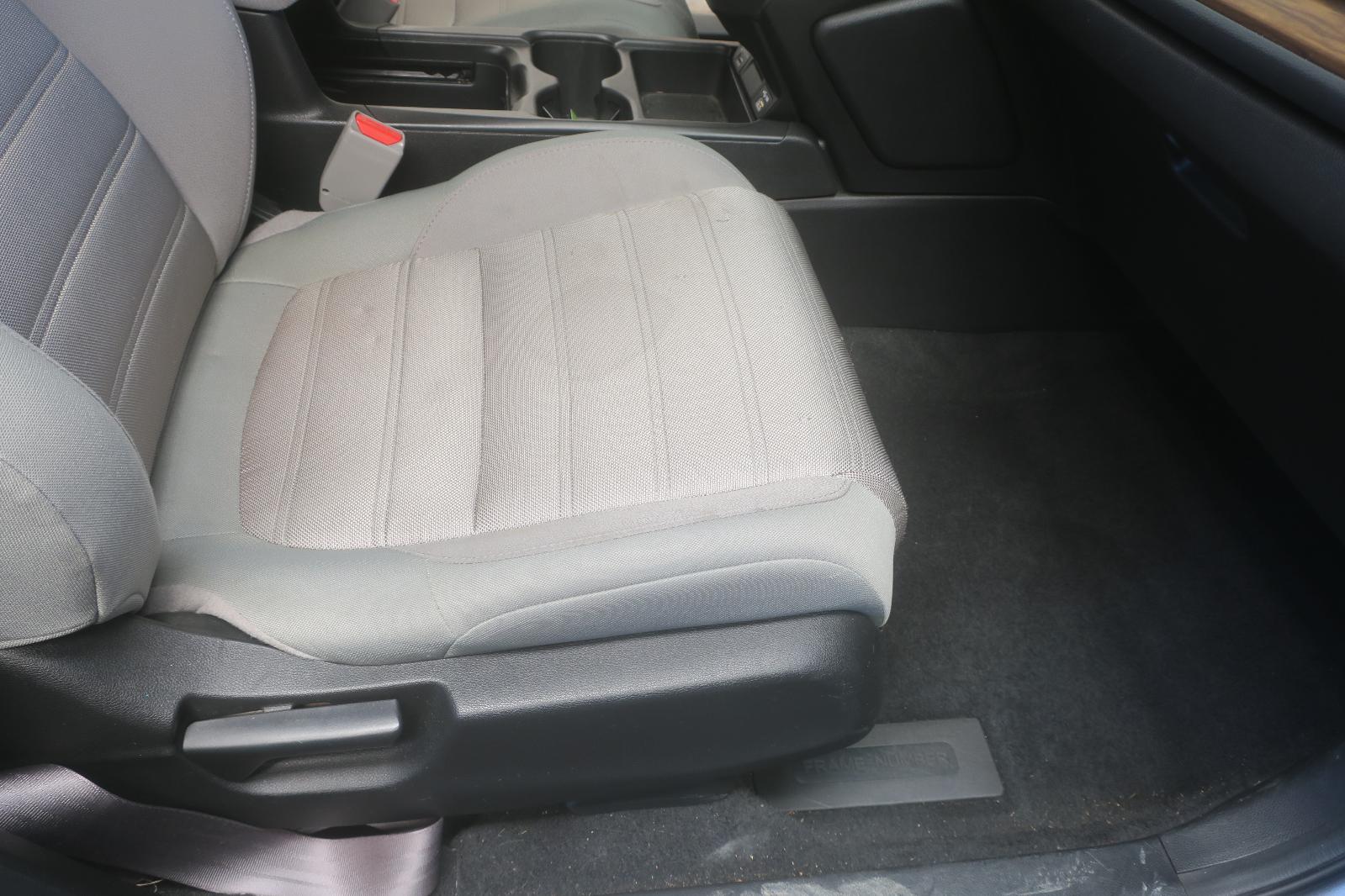 Seat, Front