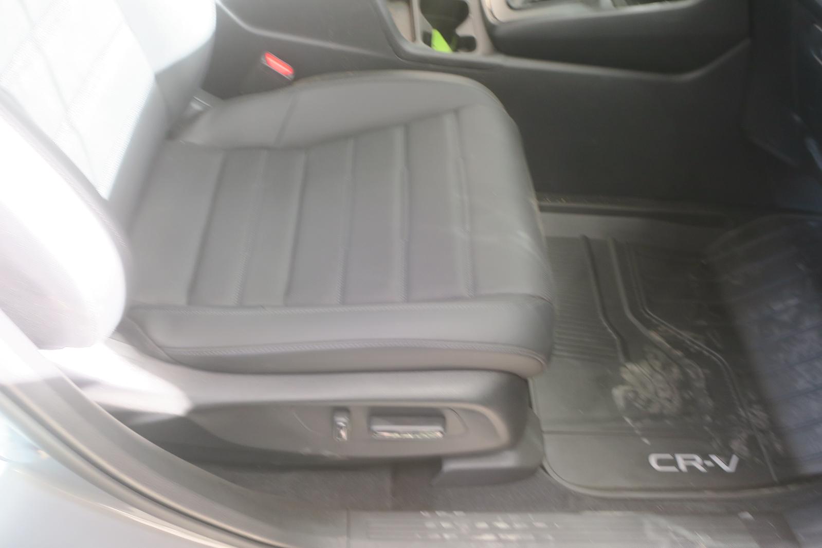 Seat, Front