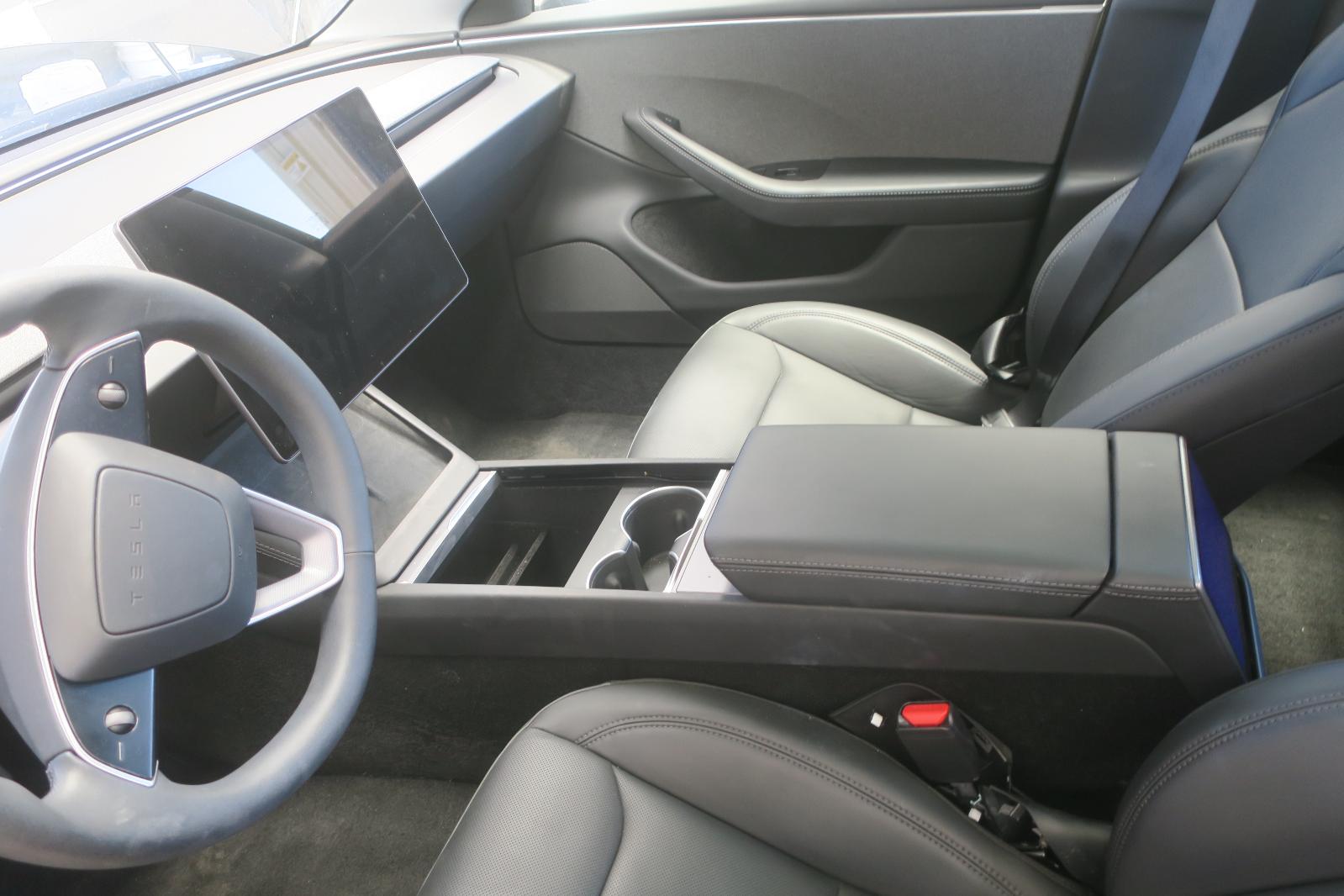 Console, Front