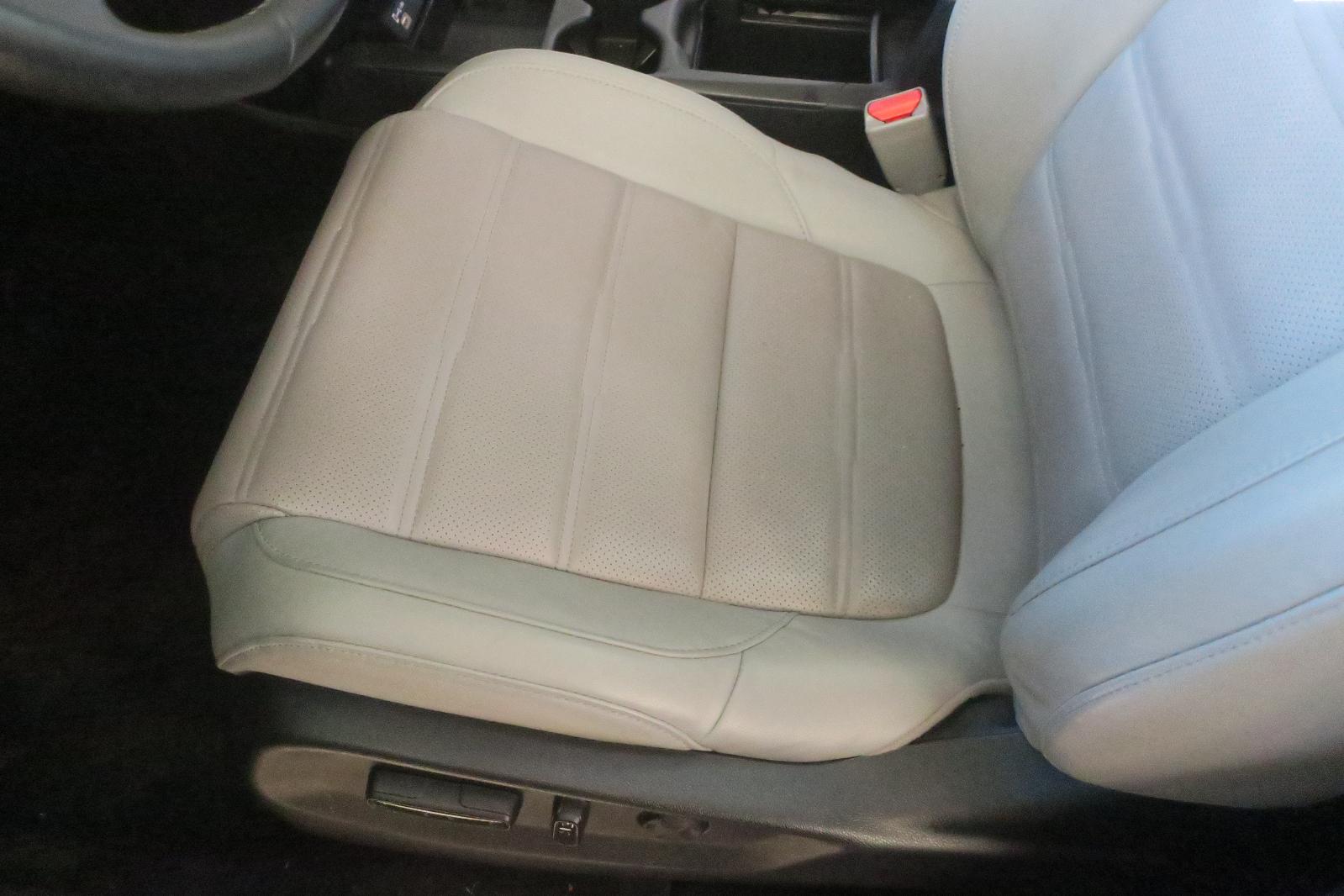 Seat, Front