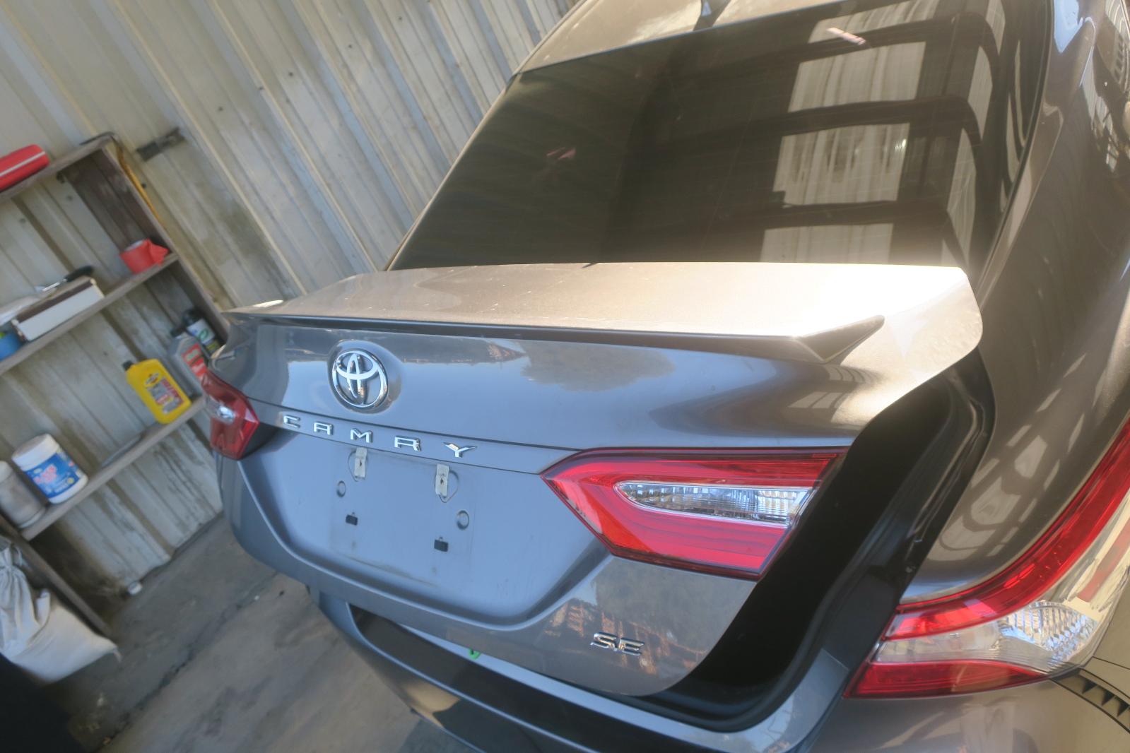 Decklid  Tailgate Hatch