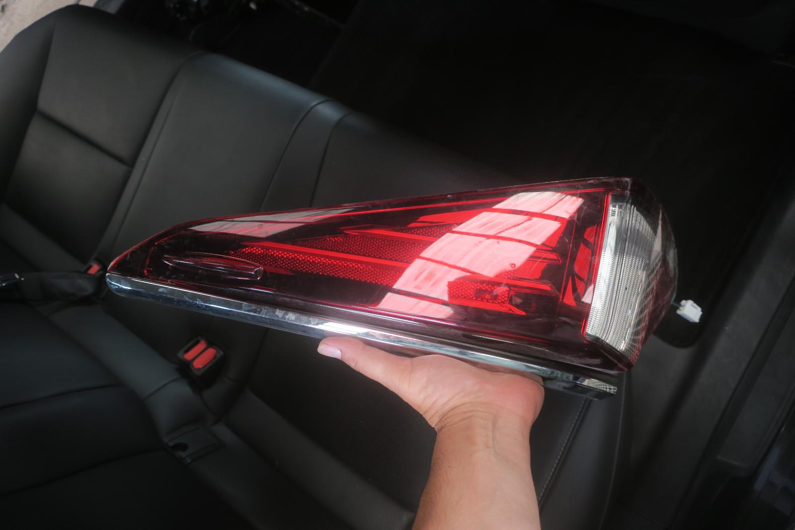 2019 Lexus ES 350 Tail Lamp