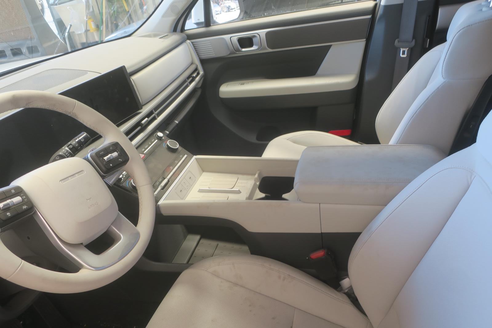 2026 Hyundai Santa FE Front Console