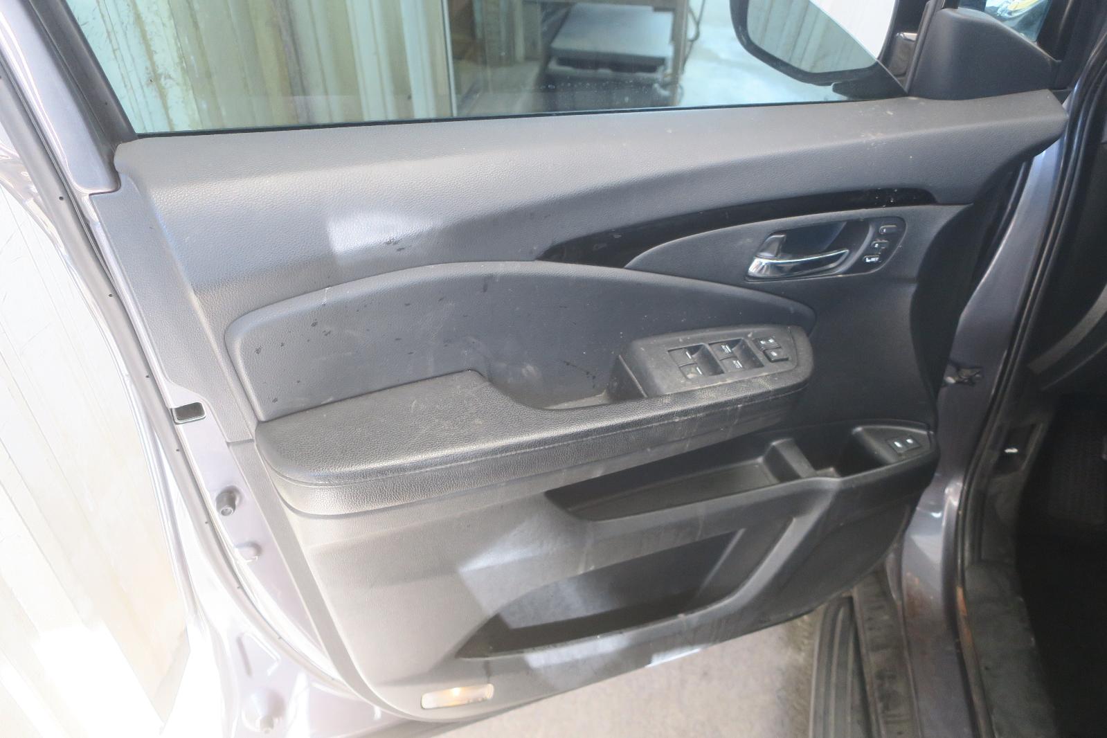 2016 Honda Pilot Front Door Panel