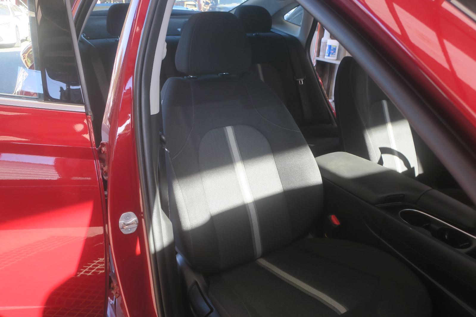 2025 Hyundai Sonata Front Seat
