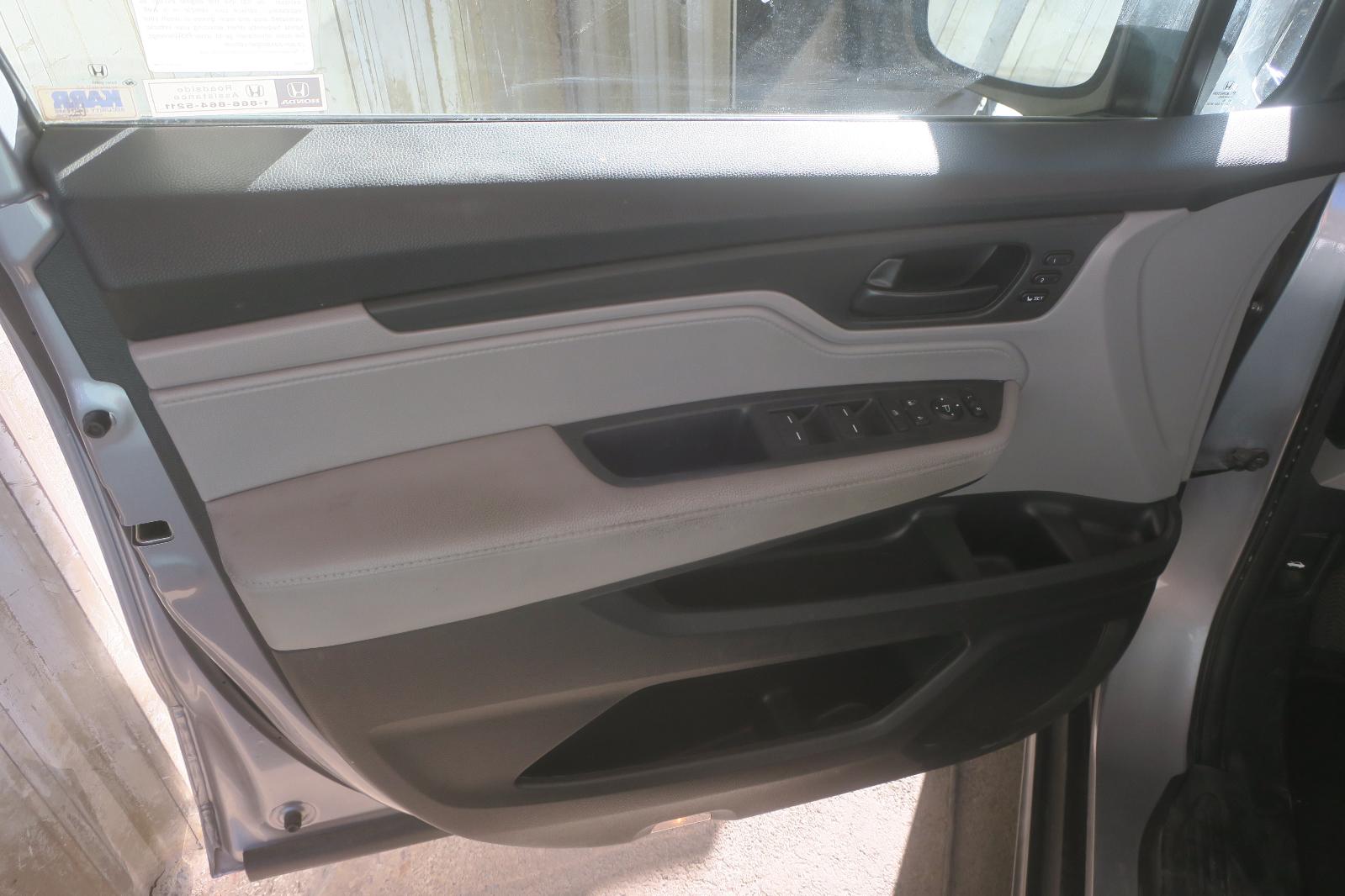 2021 Honda Odyssey Front Door Panel
