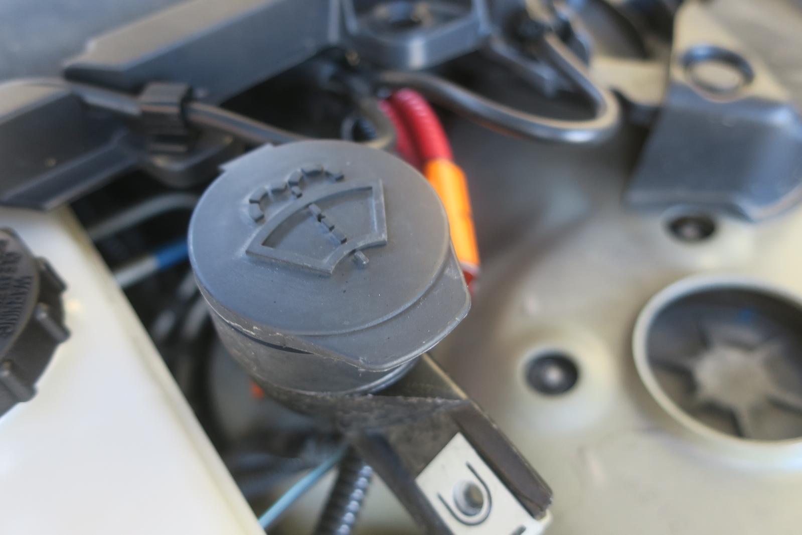 2023 Tesla Model 3 Washer Bottle Tank