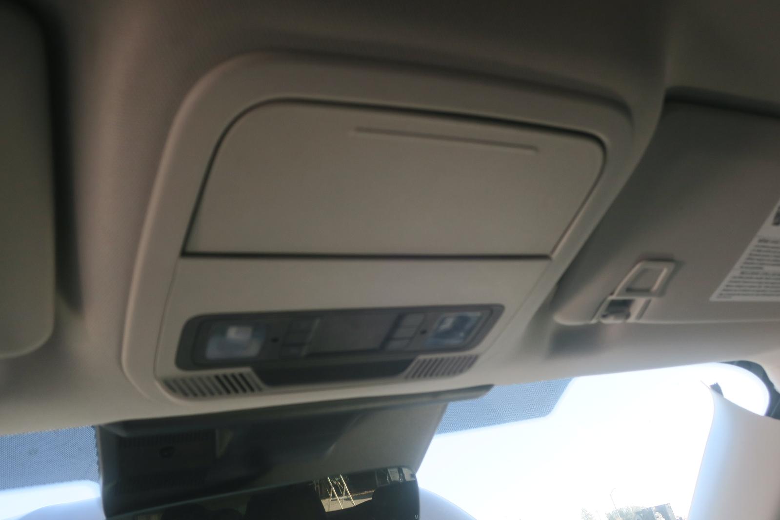 Console, Front