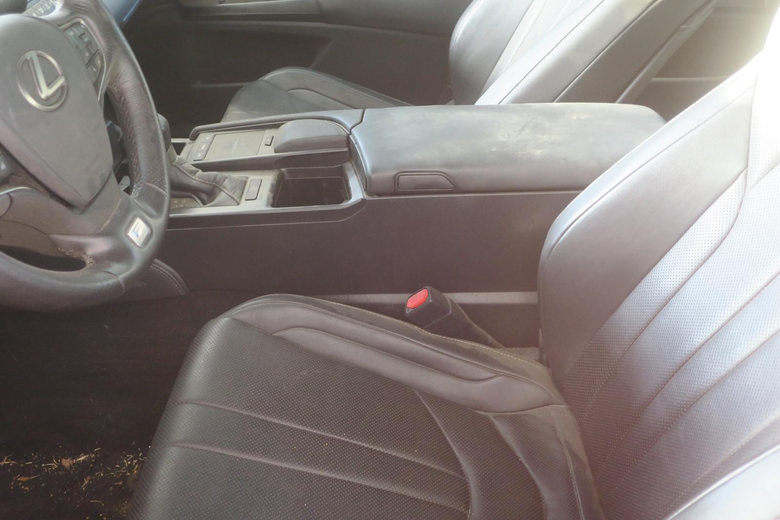 2021 Lexus ES 350 Front Console