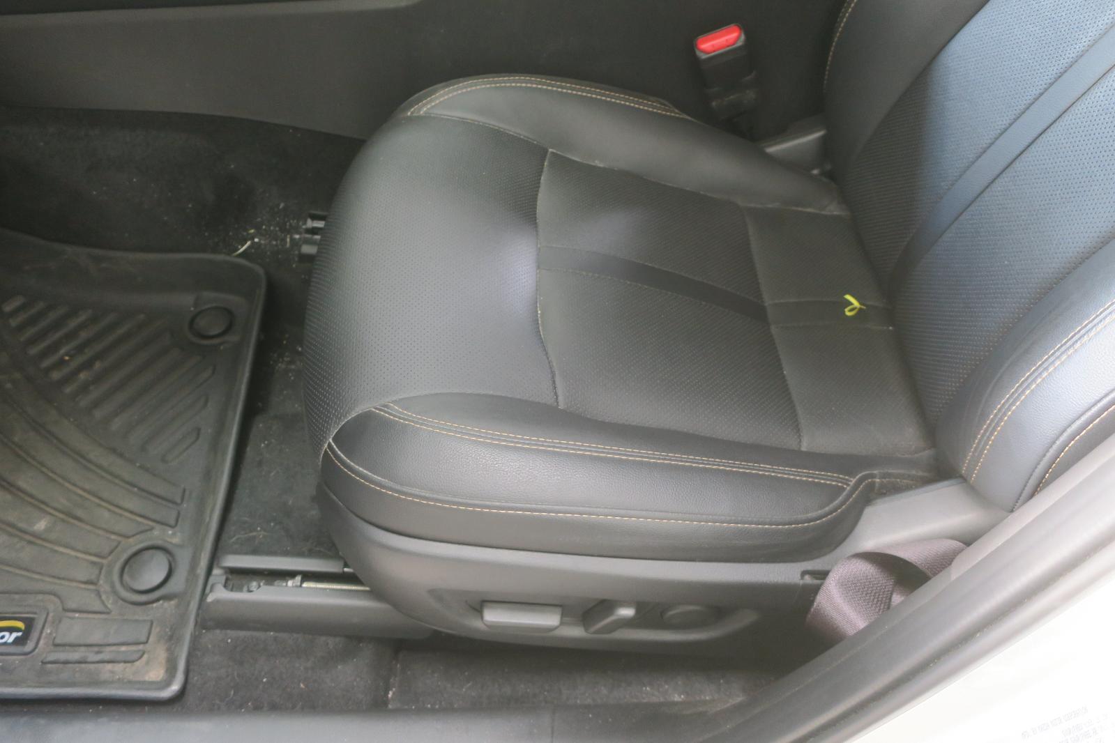 Seat, Front
