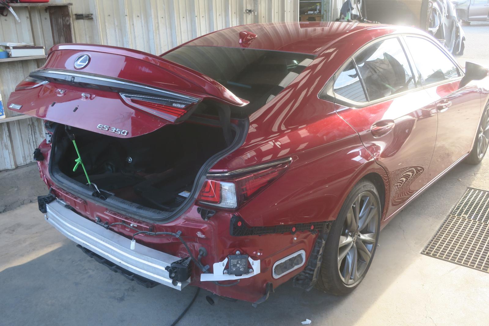 2021 Lexus ES 350 Rear Quarter Panel