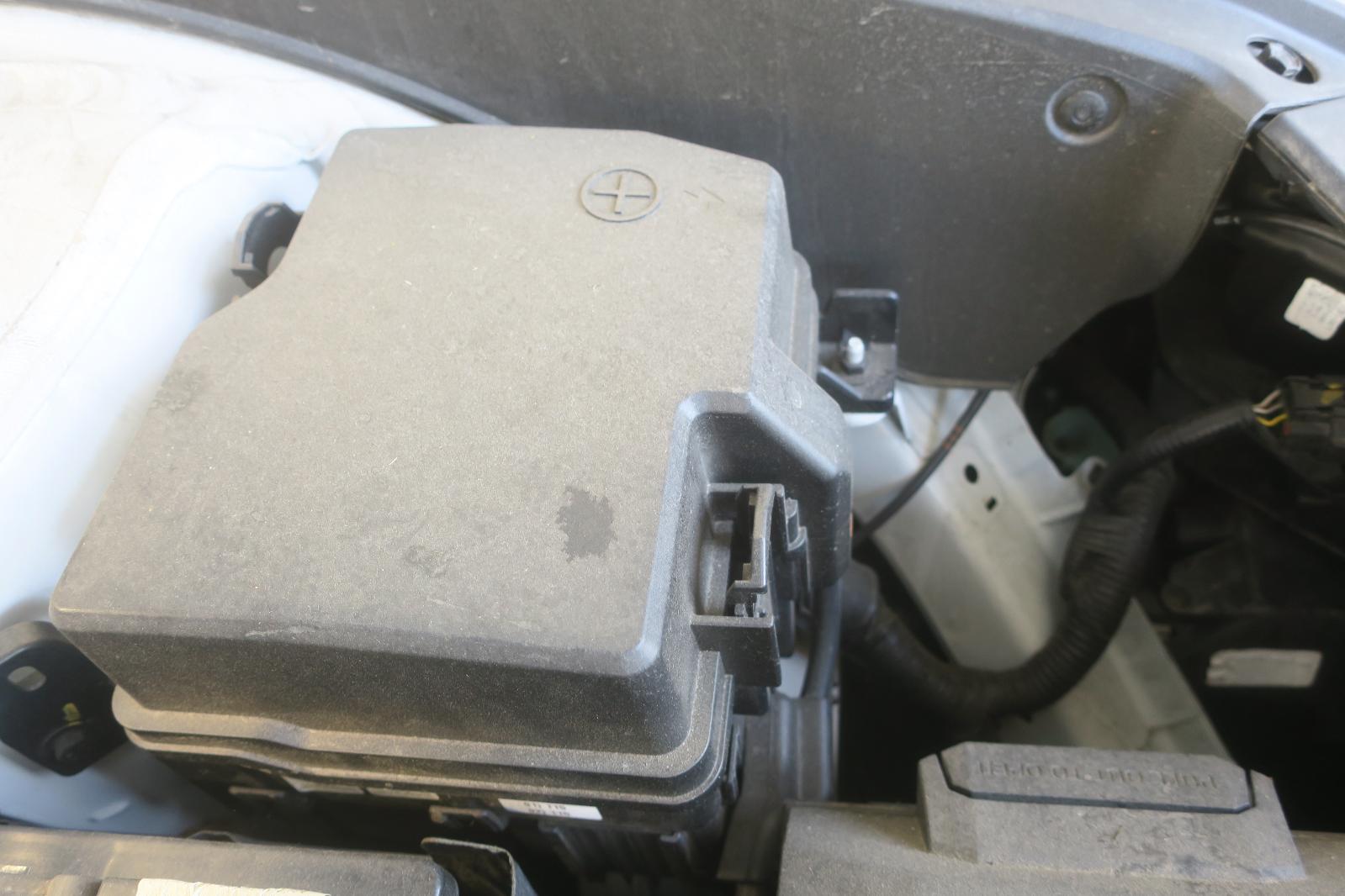 Fuse Box, Engine