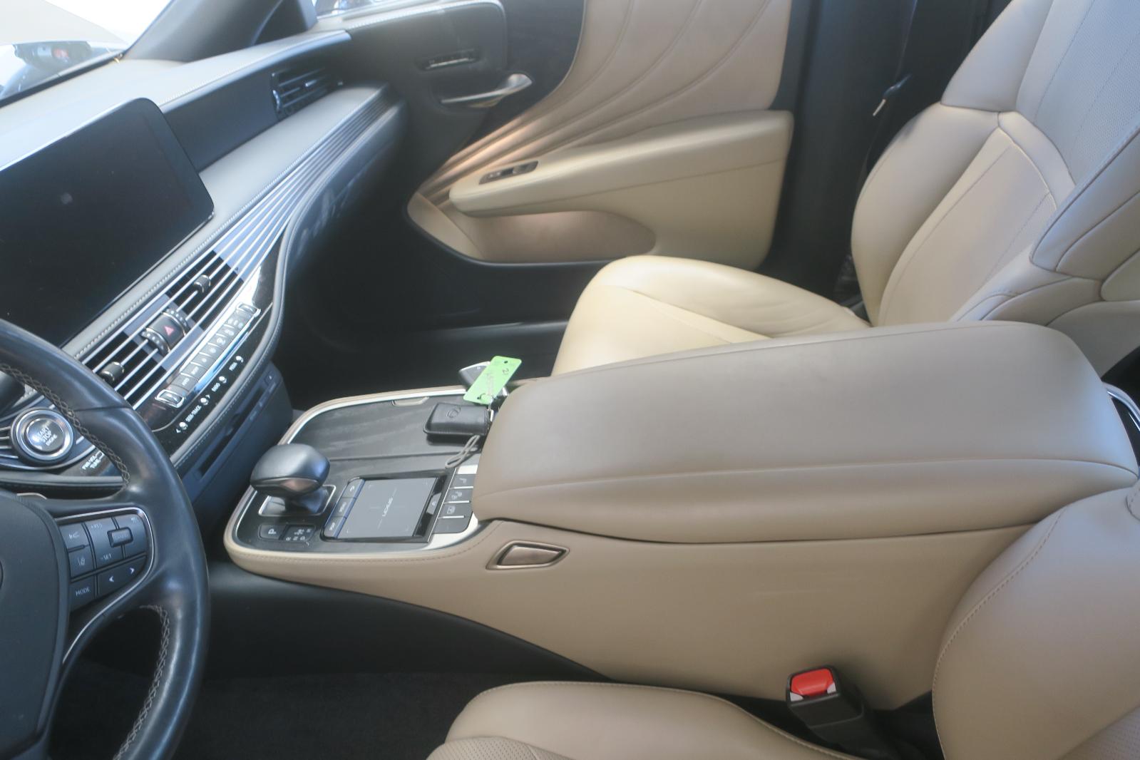 Console, Front