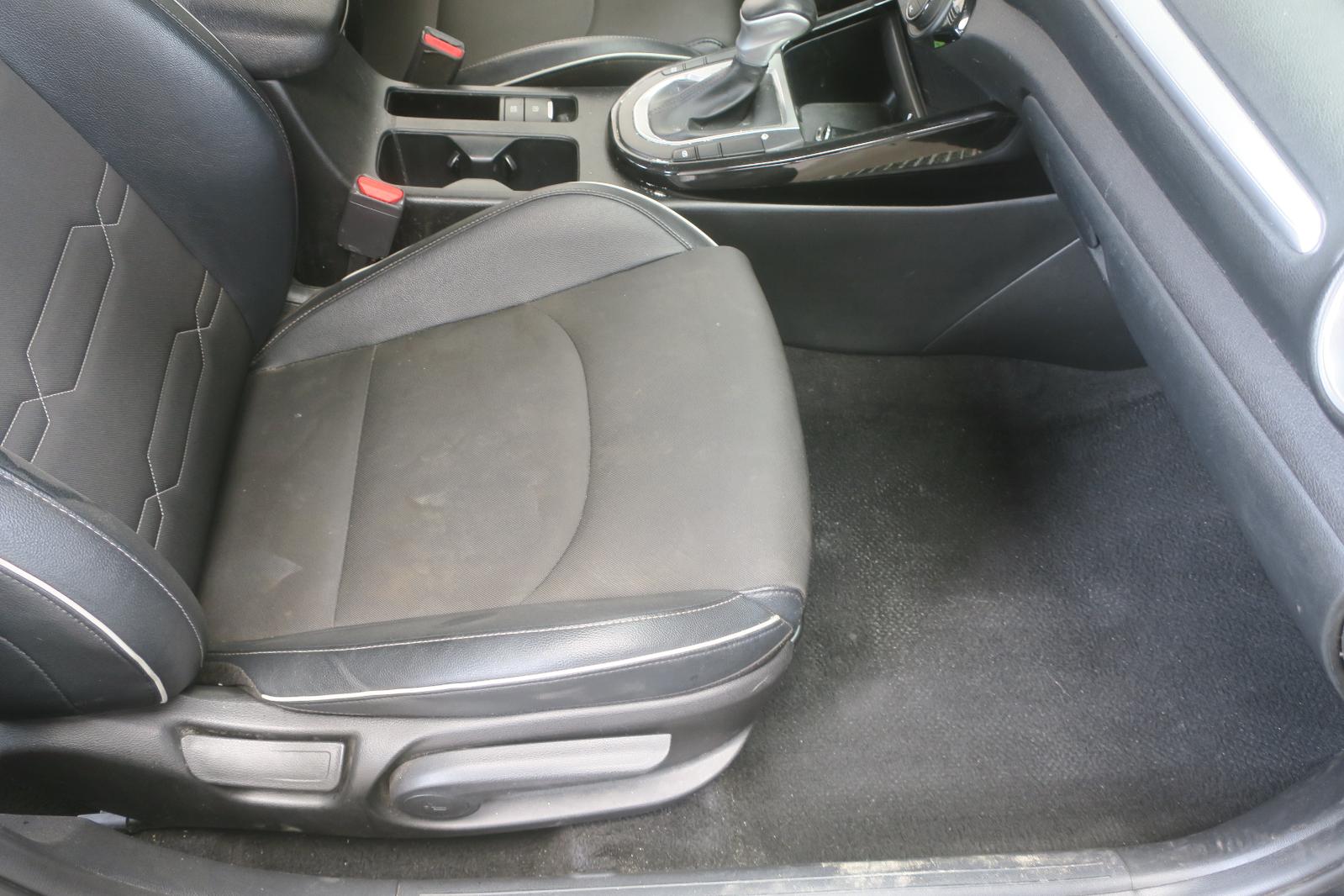 Seat, Front