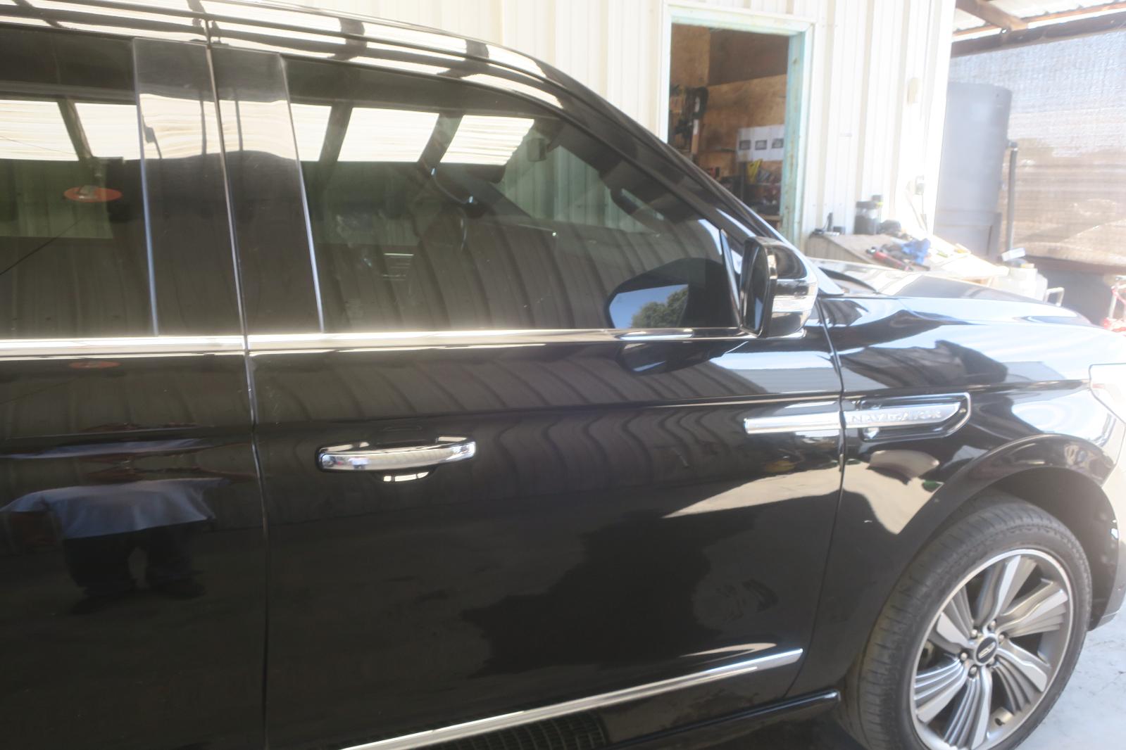 2018 Lincoln Navigator Front Door Assembly