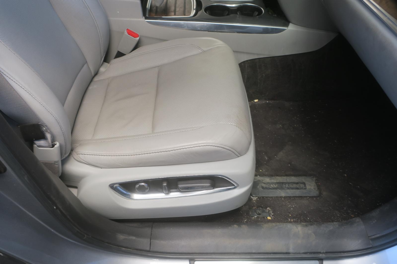 Seat, Front