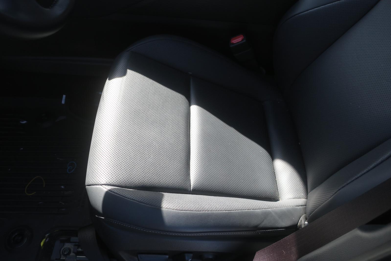 Seat, Front