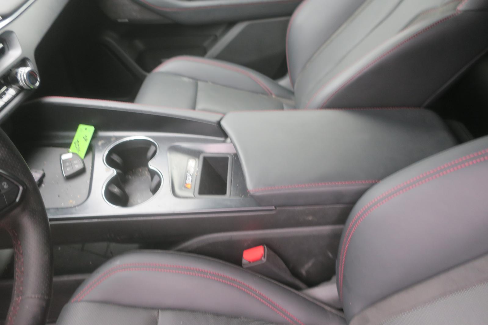 Console, Front